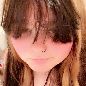 Meet your Posher, Monique